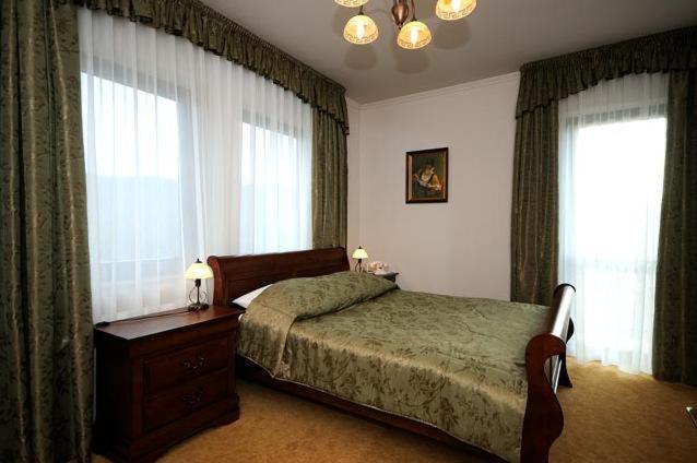 Hotel Salamandra Hoczew Exterior photo