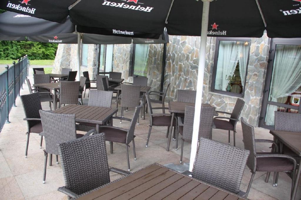 Hotel Salamandra Hoczew Exterior photo